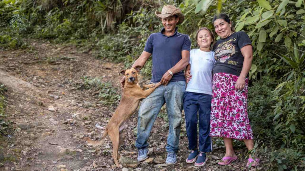 Familia beneficiada por World Vision América Latina